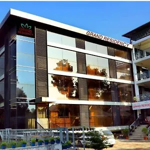 https://airport-cochin-grand-residency.hotels-alappuzha.com